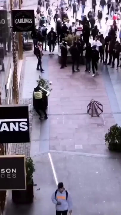 One man single-handedly prevents a mob from looting a store in Gothenburg, Sweden