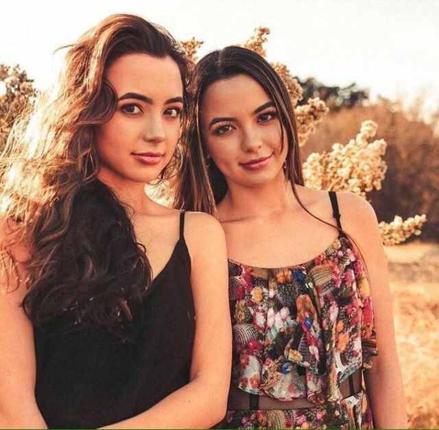 Merrell twins - 9GAG