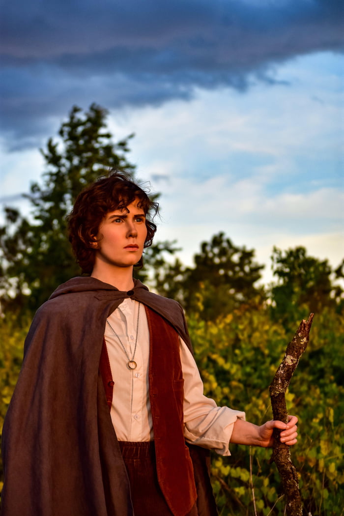 Frodo cosplay - 9GAG