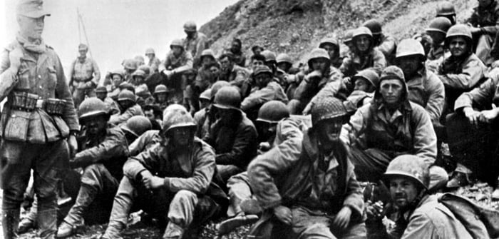 US POWs captured by the 10. Panzer-Division during the battle of ...