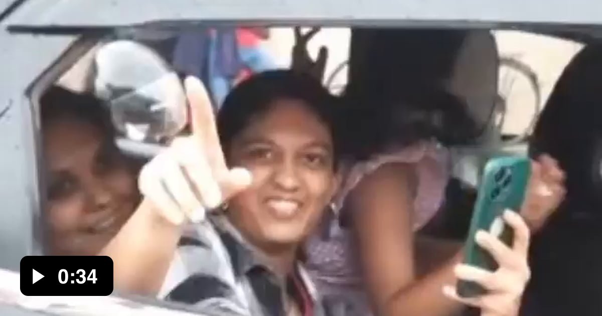 Spontaneous dance in Traffic jam 9GAG