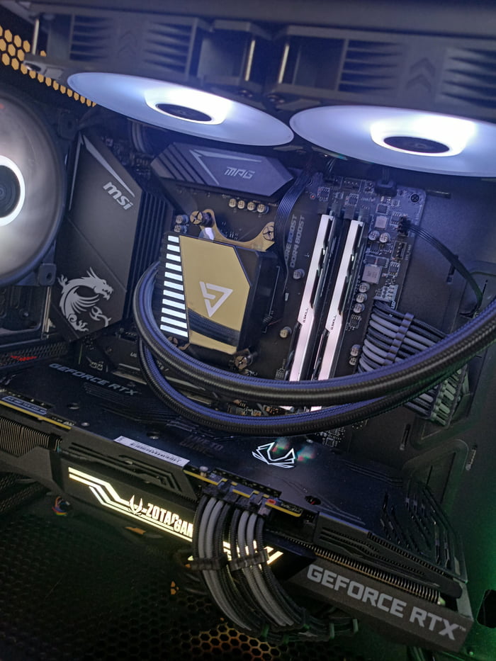 HELP! Is it okay to mount the CPU block upside down? 9GAG