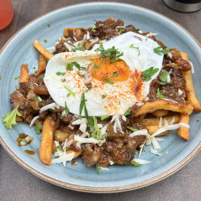 Braised Short Rib and Egg over Fries - 9GAG