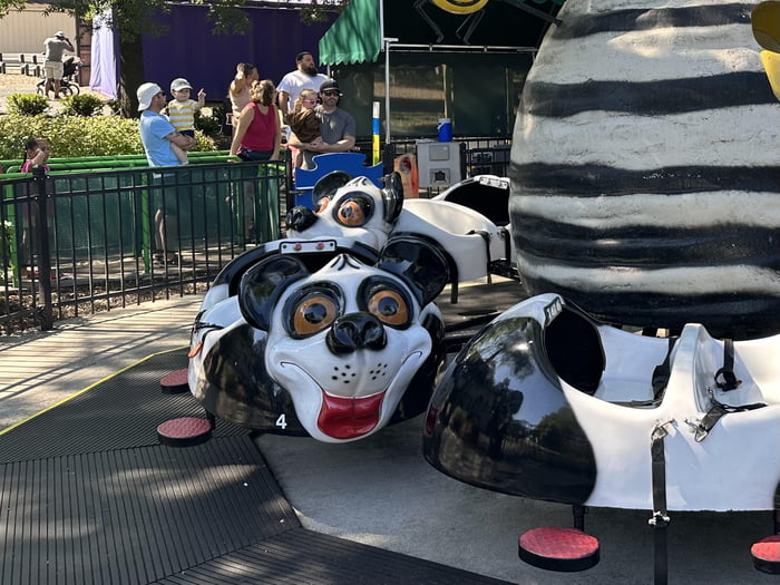 Theme Rides Panda Panda-themed children’s ride - 9GAG