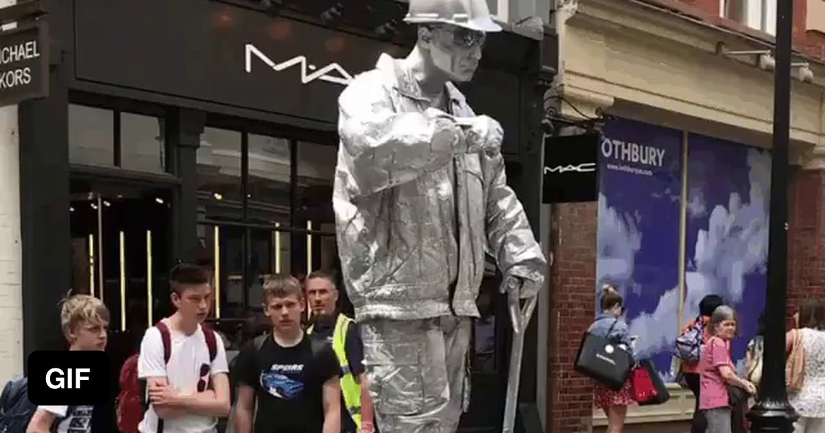 Statue comes to life, defies gravity 9GAG