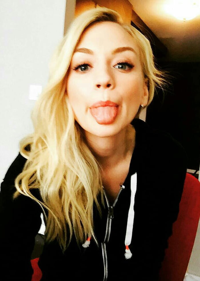 Emily Kinney Fakes