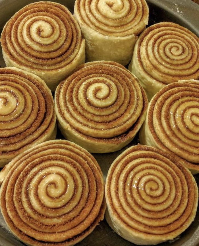 the-spirals-in-dem-cinnamon-rolls-9gag