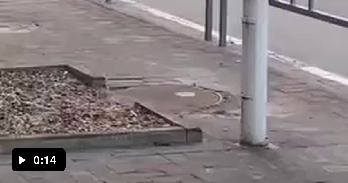 Fire extinguisher flies away 9GAG