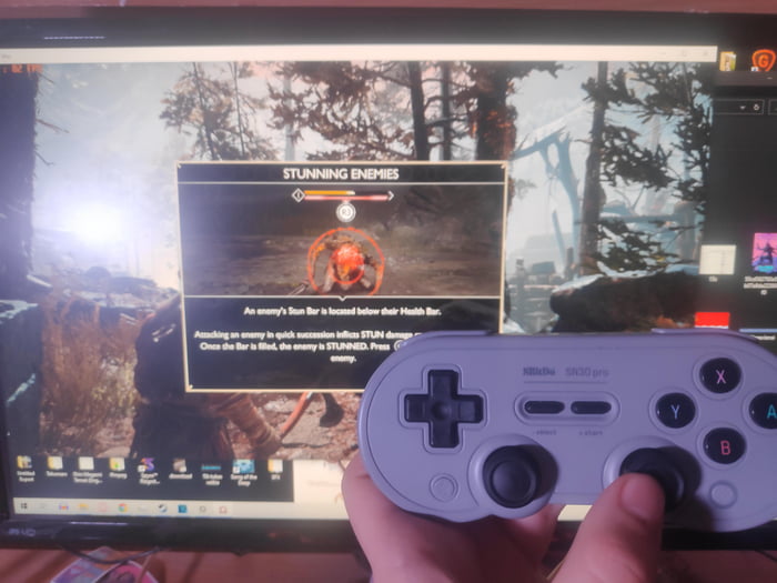 It's now a thing: Playing God of War on PC with an Xbox controller - 9GAG