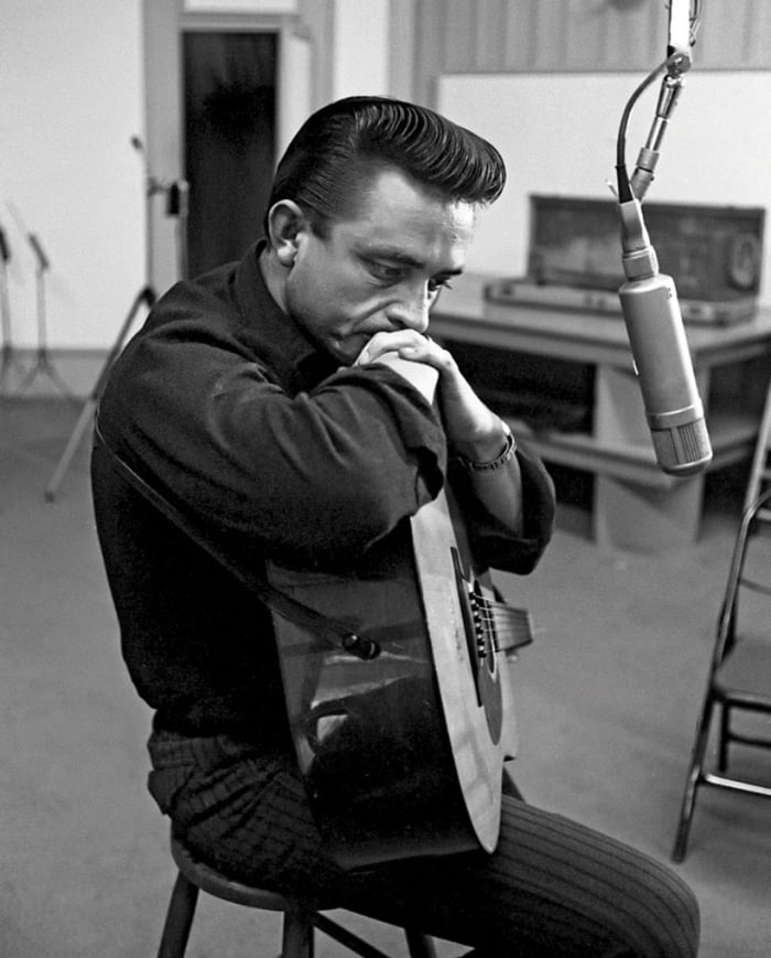 Johnny Cash • New York Studio • 1959 9GAG