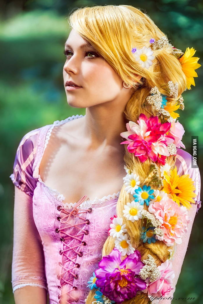 The best rapunzel cosplay (Tenkou Cosplay) - 9GAG