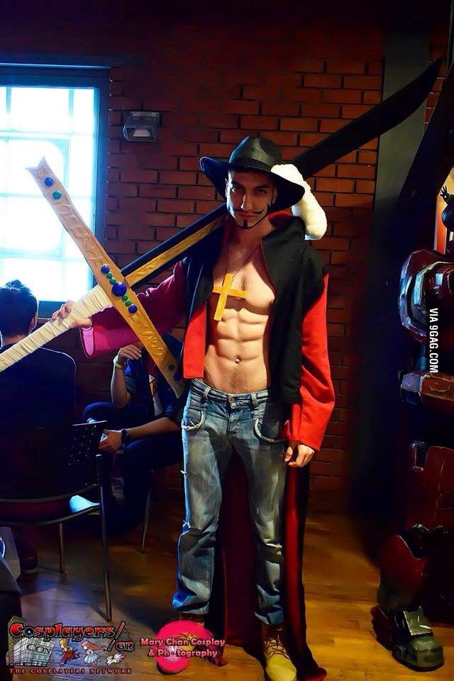 My Dracule Mihawk cosplay from one piece.. - 9GAG