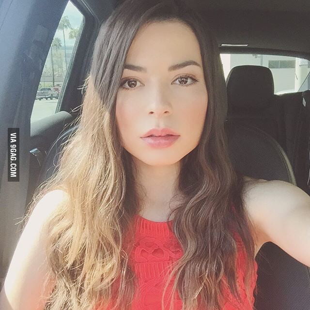 Miranda Cosgrove - 9GAG