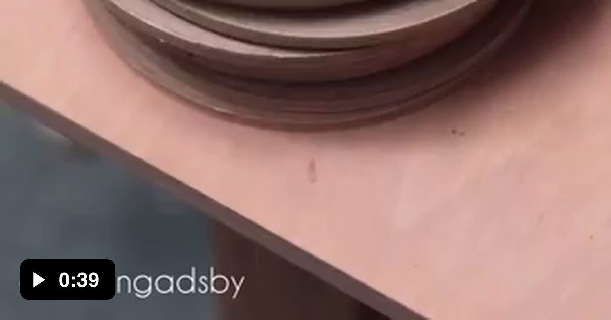Removing excess clay from pottery wheel batts 9GAG