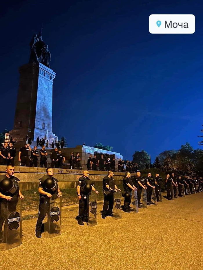 Bulgarian militia guarding a communist monument in the center of Sofia ...