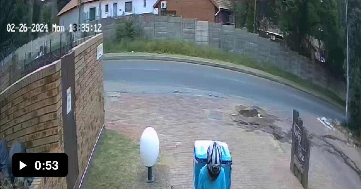 A grocery delivery robbery - 9GAG