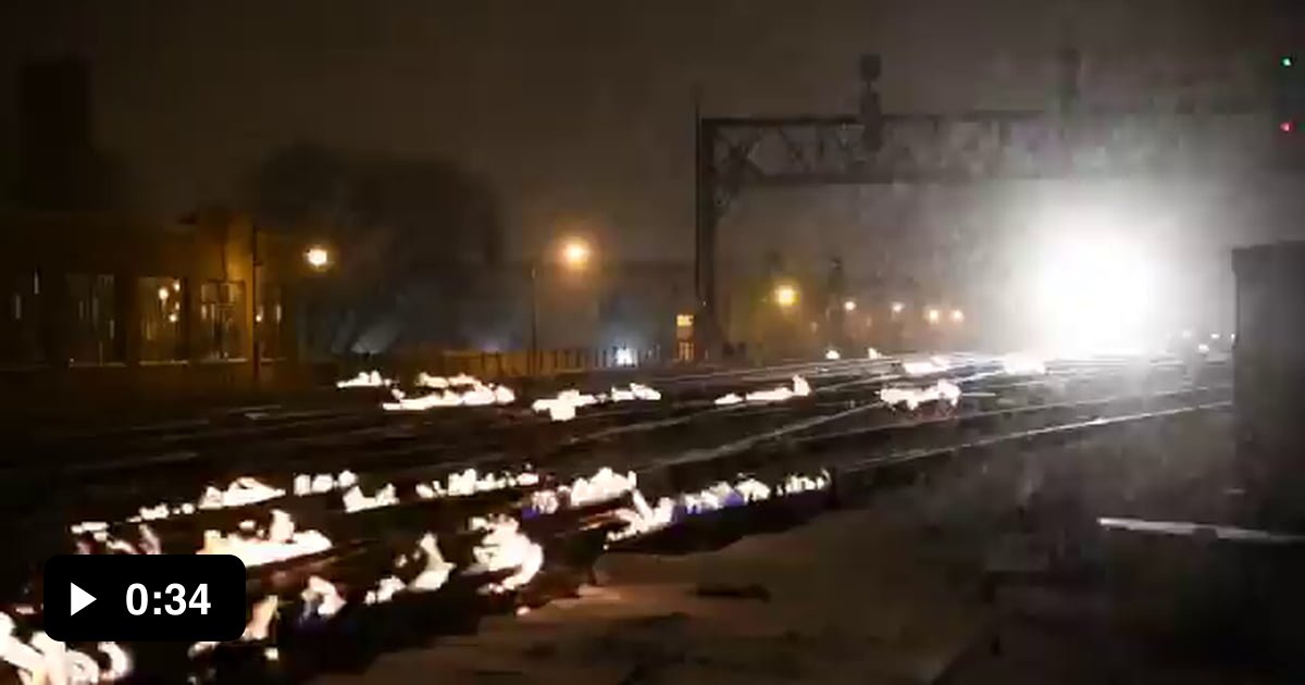 Gas powered flame heaters for Chicago railway tracks to avoid