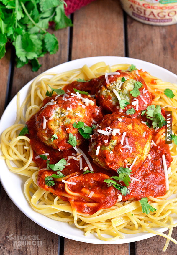 Spaghetti with TurkeyPesto Meatballs 9GAG