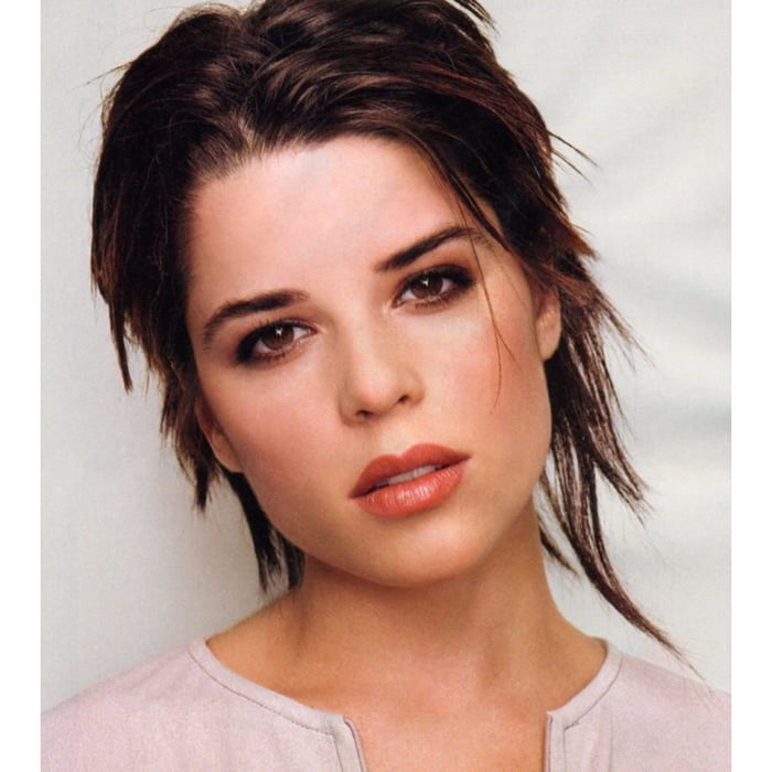 My 90's neve campbell - 9GAG