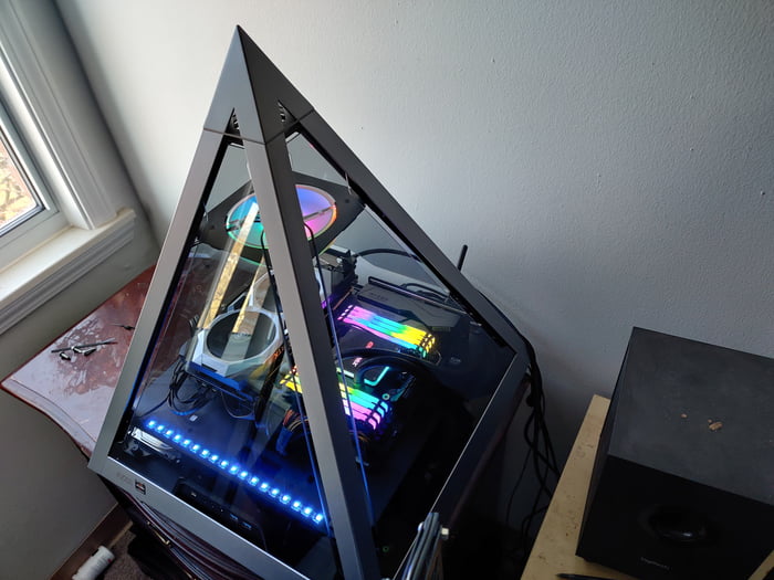 Built a Pyramid PC 9GAG