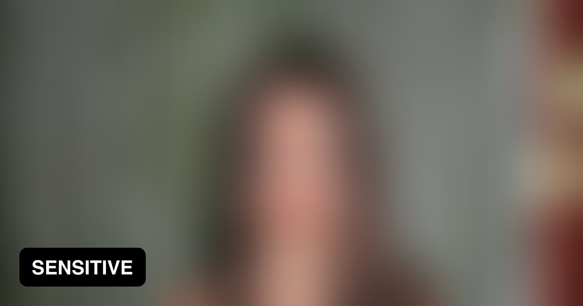 Julia Valentine - 9GAG