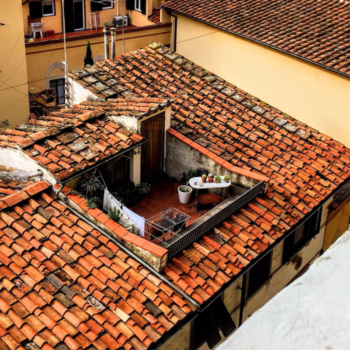 Cozy rooftop terrace in Florence, Italy 9GAG