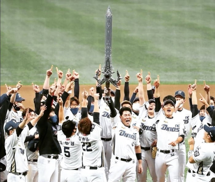 This Is the trophy of korean baseball league 9GAG