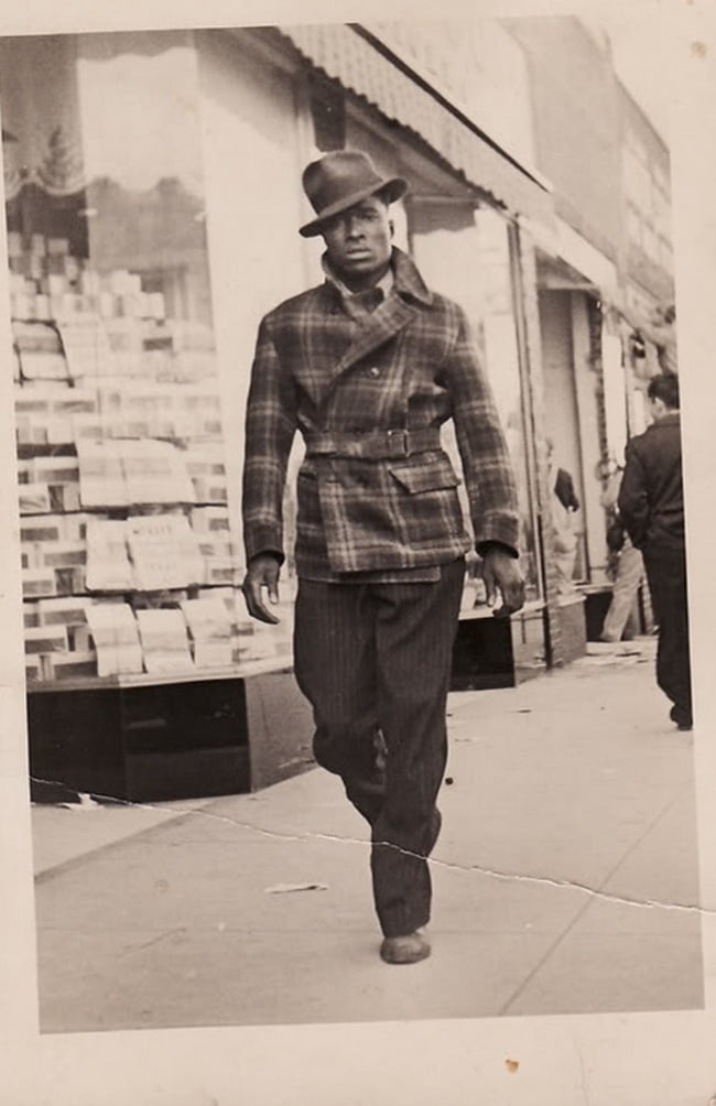 Street style in 1940. - 9GAG