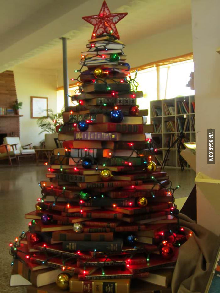 Built my own recycled Christmas tree! 9GAG