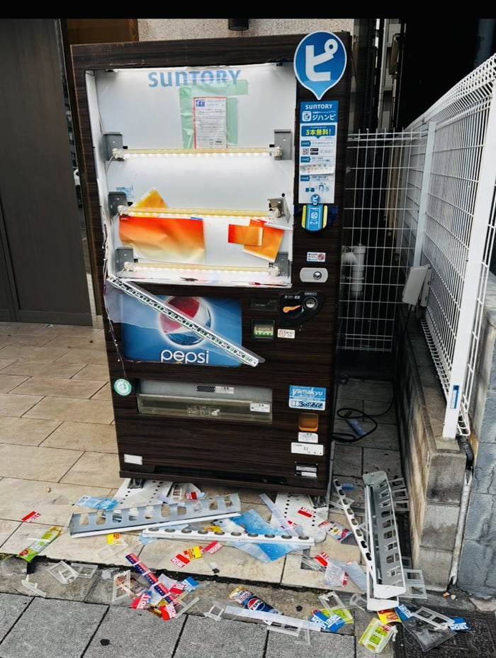 Aggression Vending Machine Robbed vending machine - 9GAG