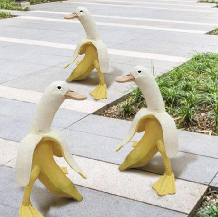 Banana Duck lawn figurines 9GAG