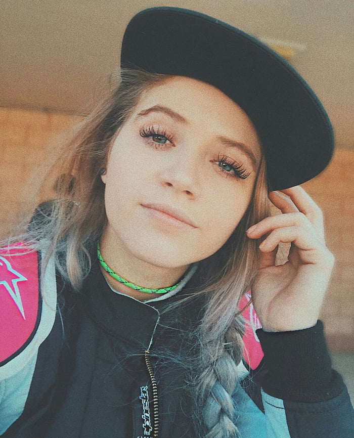 She's a professional racer Collete Davis 9GAG