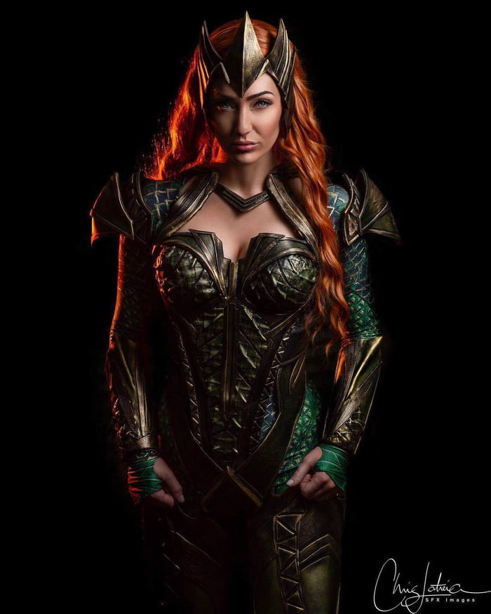 I bow to no king Mera Cosplay