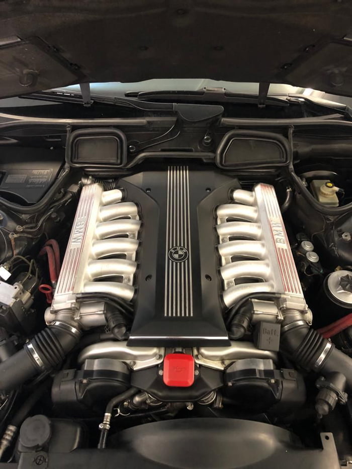 BMW 7 E38 5.4 V12 engine - 9GAG