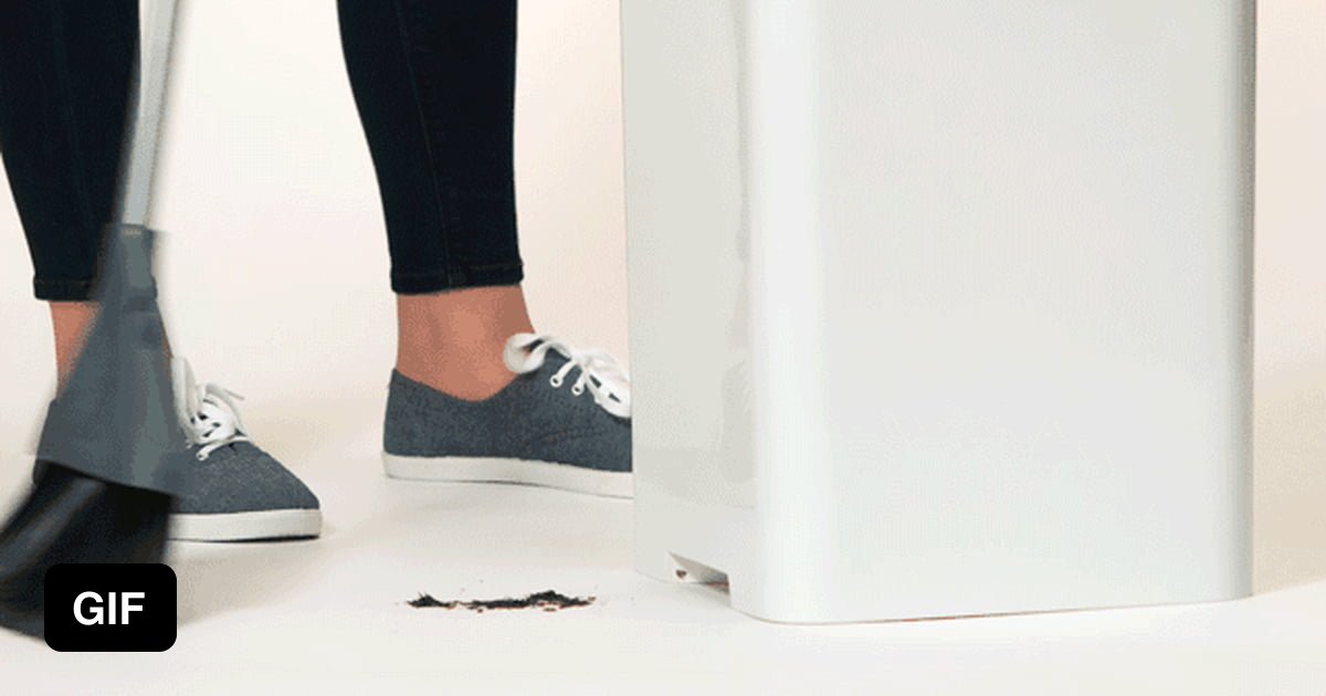 Trash can with integrated vacuum 9GAG