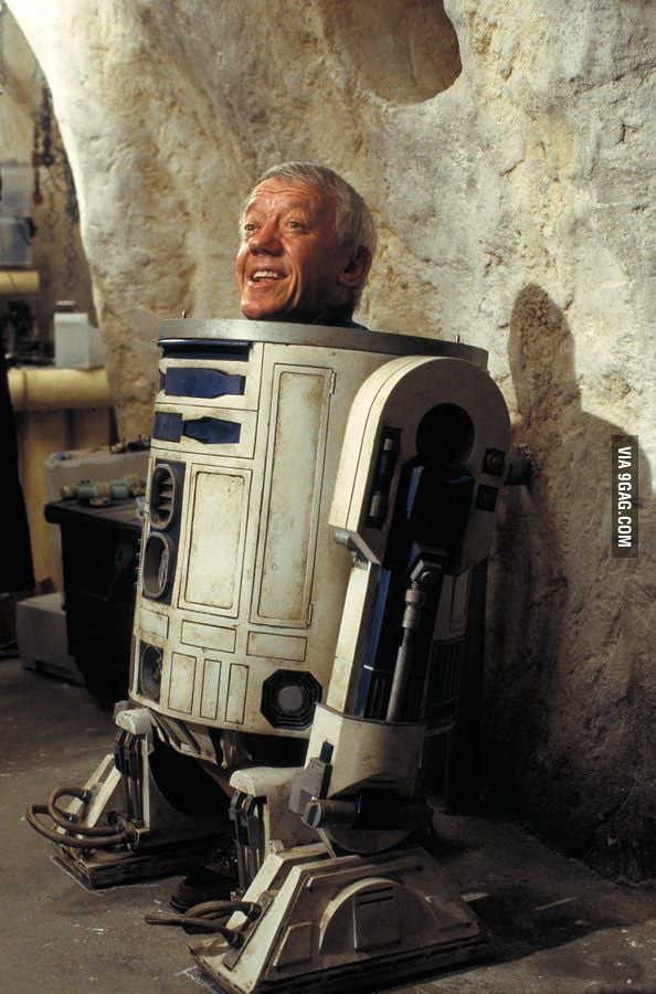 Why does R2 beats BB8? R2 has a soul. - 9GAG