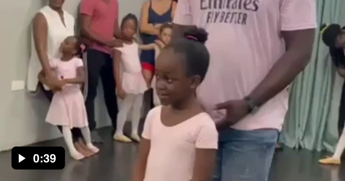 Dad & Daughter Moments A Ballerina's First Public Performance With Her(02)