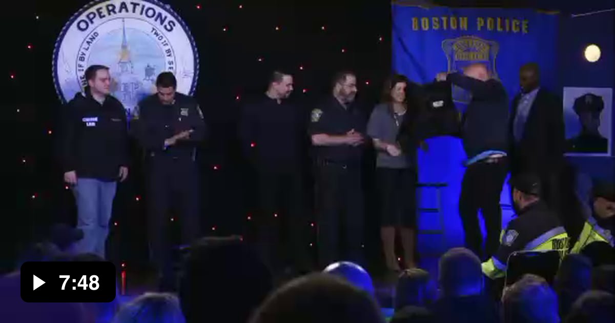 Jeff Ross roasts cops 2nd and final part. (It's 7 minutes) 9GAG