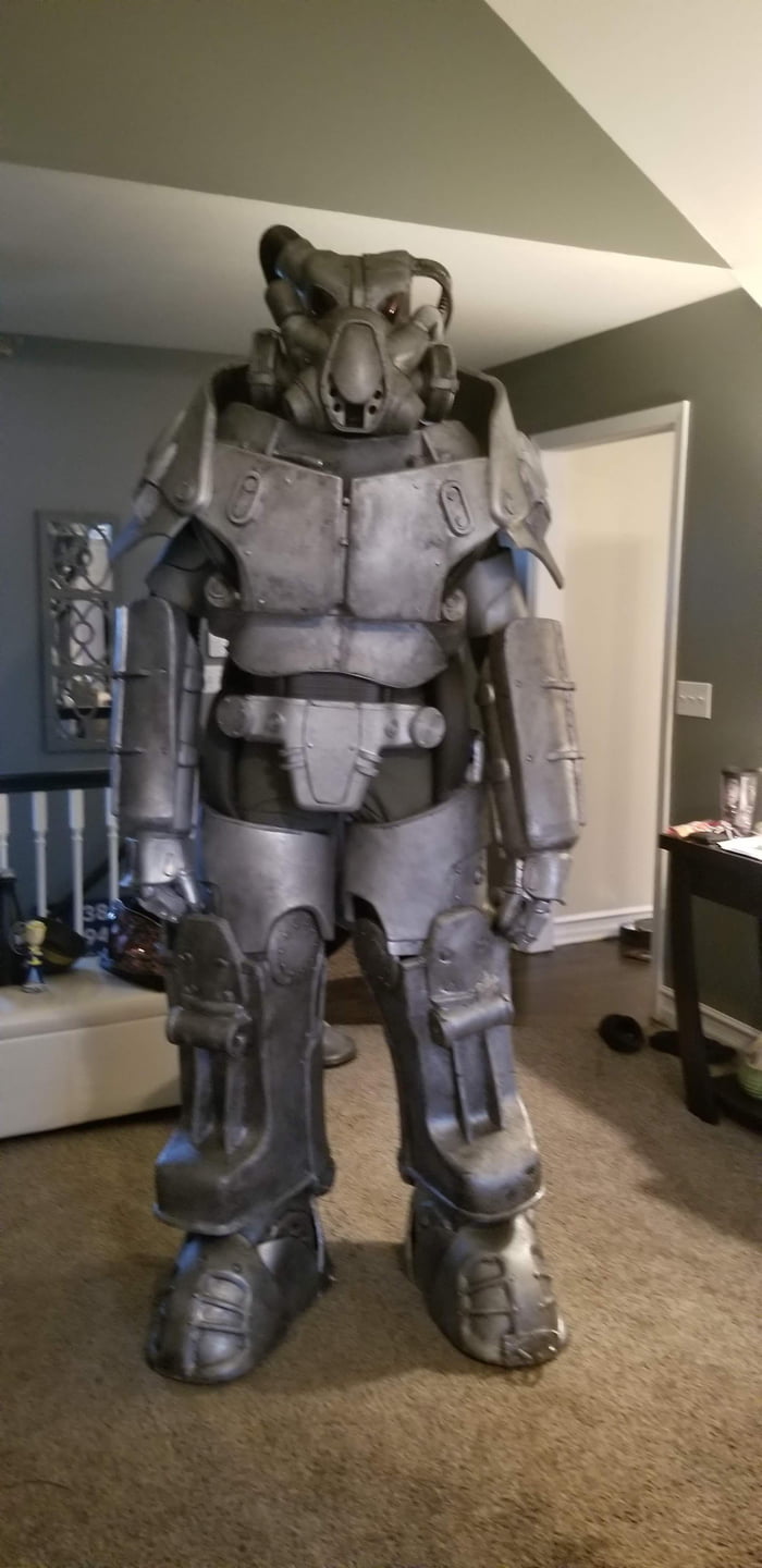 Epic Fallout Cosplay Power Armor