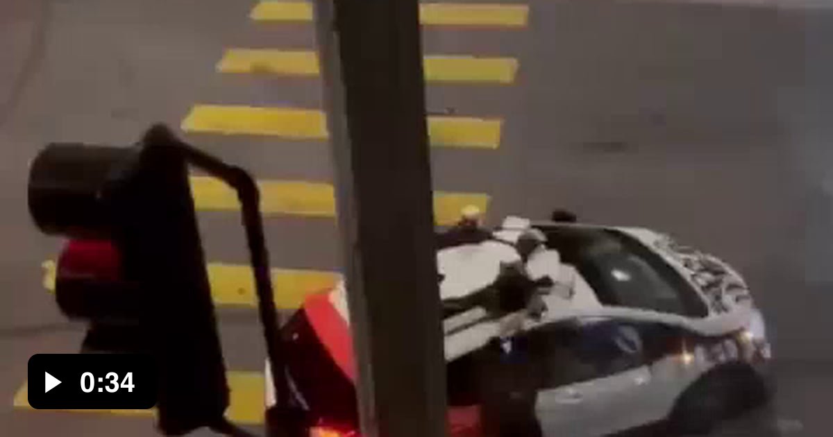 Someone destroying a RoboTaxi in San Francisco, USA. - 9GAG