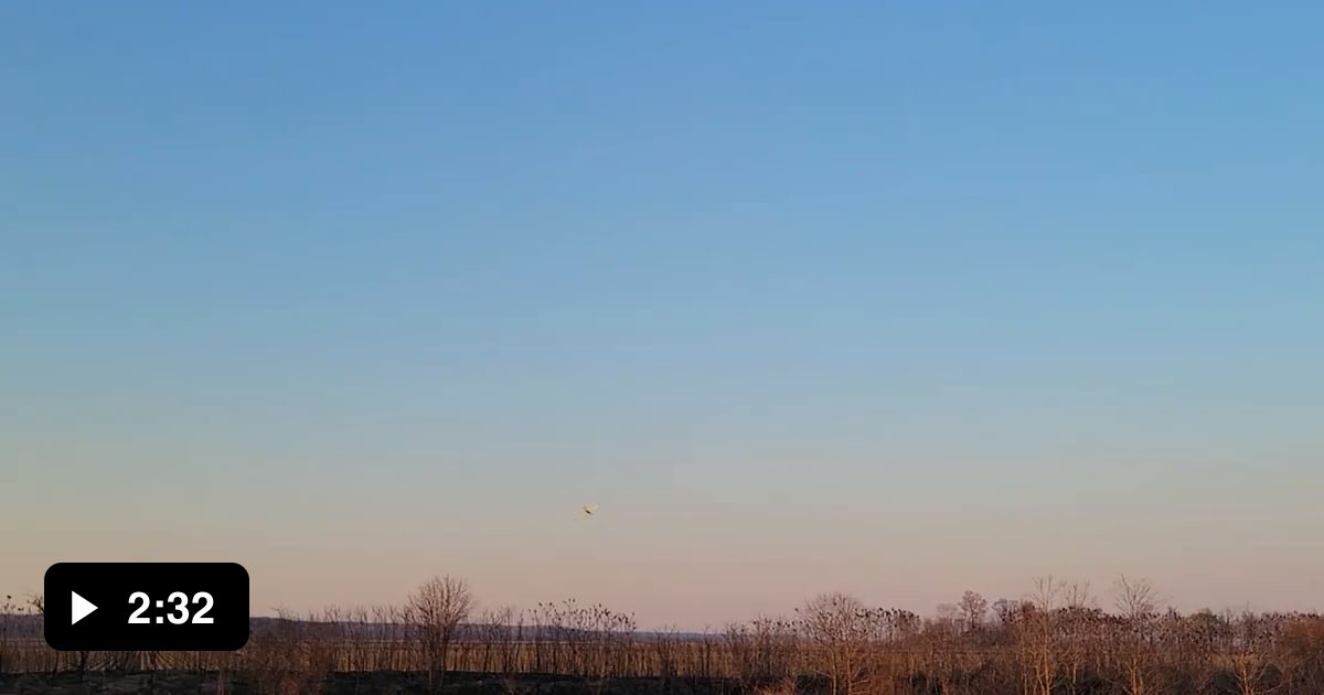 Crop duster flying low over the highway near Dexter, MO 9GAG