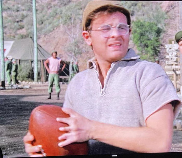 Rare glimpse of actor gary burghoff s radar deformed hand 9gag