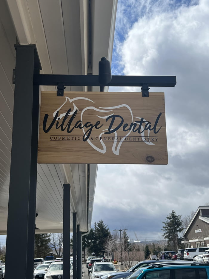 Dentist sign near a ranching country club 9GAG