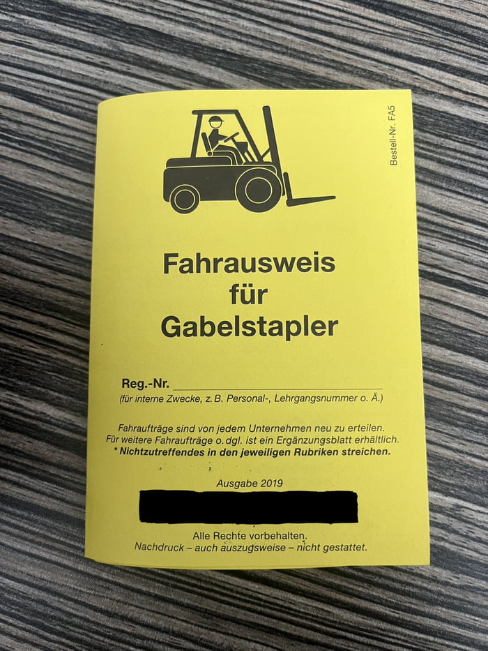 Guys i did it, I‘m forklift certified. - 9GAG