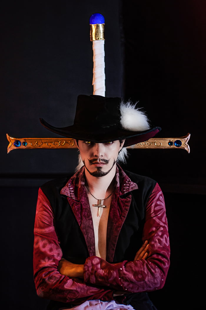 Dracule Mihawk Cosplay From One Piece Gag