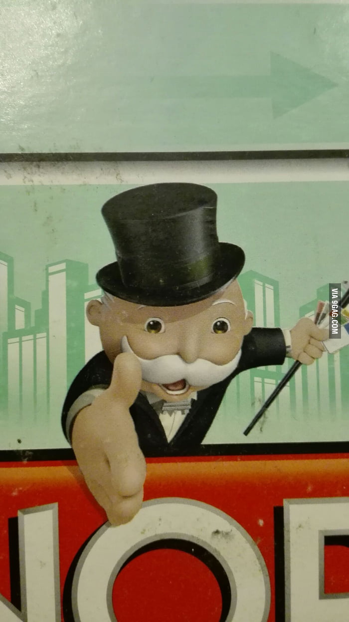 does the monopoly man have a monocle