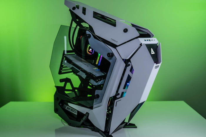 What do you think of this pc design? - 9GAG