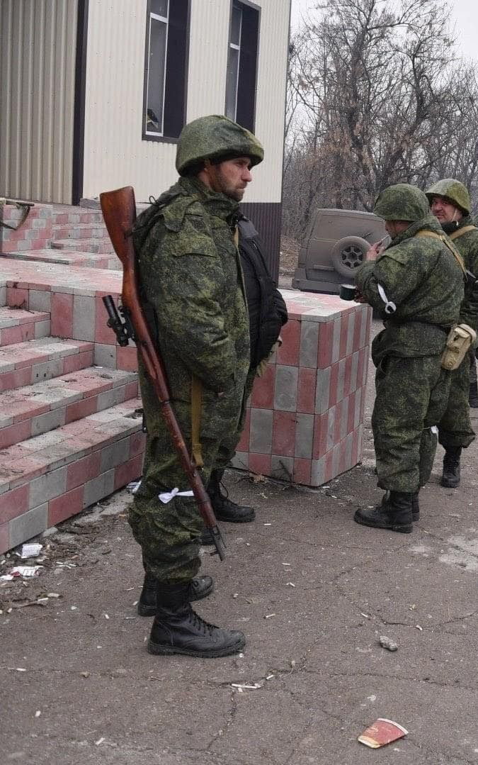 Ruski soldat with pre-WW1 Mosin-Nagant rifle - 9GAG