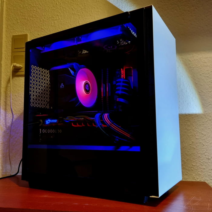 Deepcool MACUBE 110 build. Airflow is non existent... But it looks cool ...