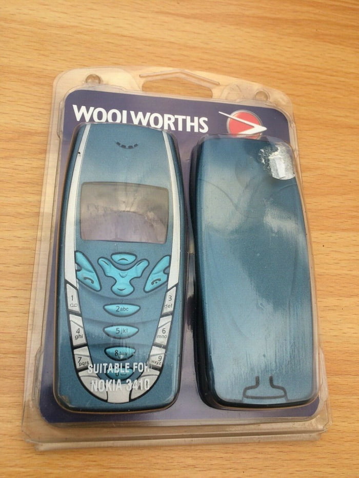 Woolworths Nokia 3410 Case With A Very Odd Choice Of Keypad Placement